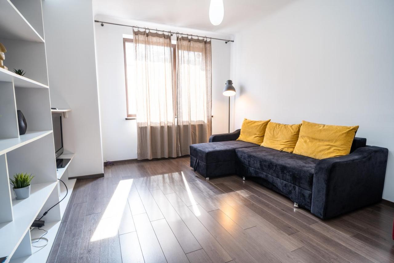 Cozy & Spacious Flat Near Victoriei Square 부쿠레슈티 외부 사진