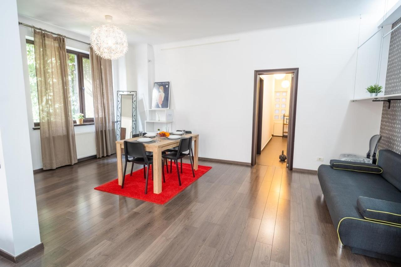 Cozy & Spacious Flat Near Victoriei Square 부쿠레슈티 외부 사진