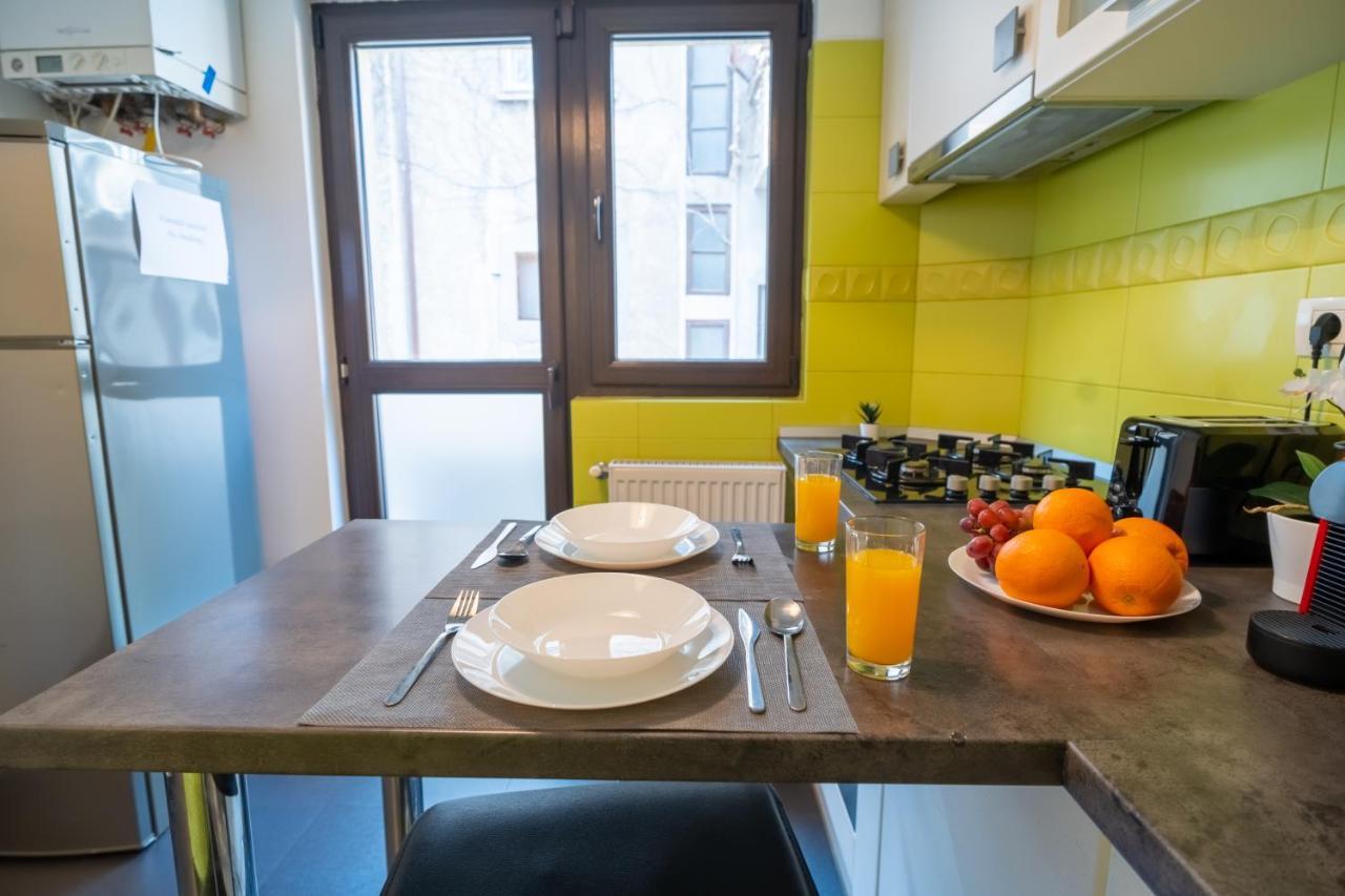 Cozy & Spacious Flat Near Victoriei Square 부쿠레슈티 외부 사진