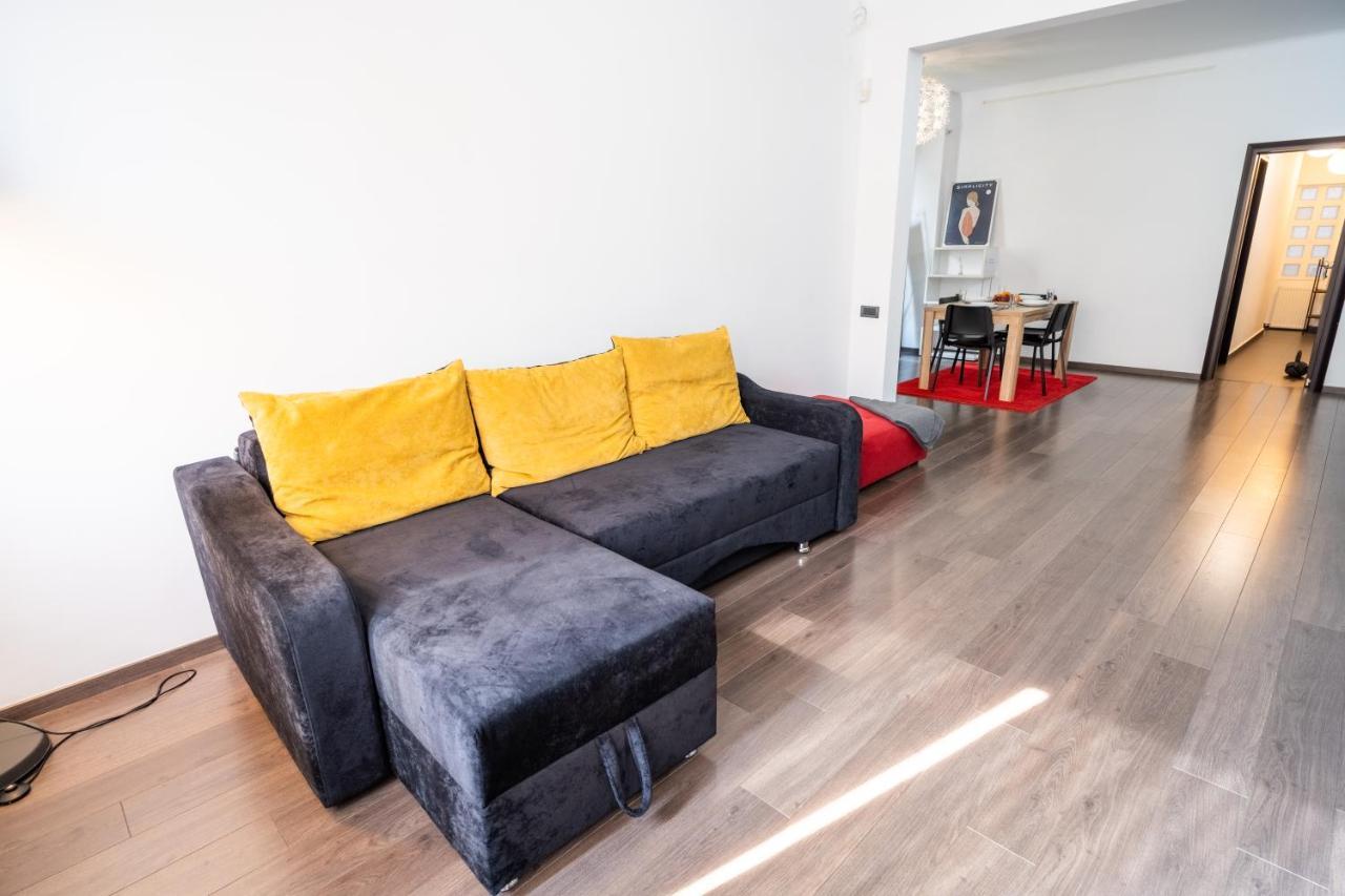 Cozy & Spacious Flat Near Victoriei Square 부쿠레슈티 외부 사진