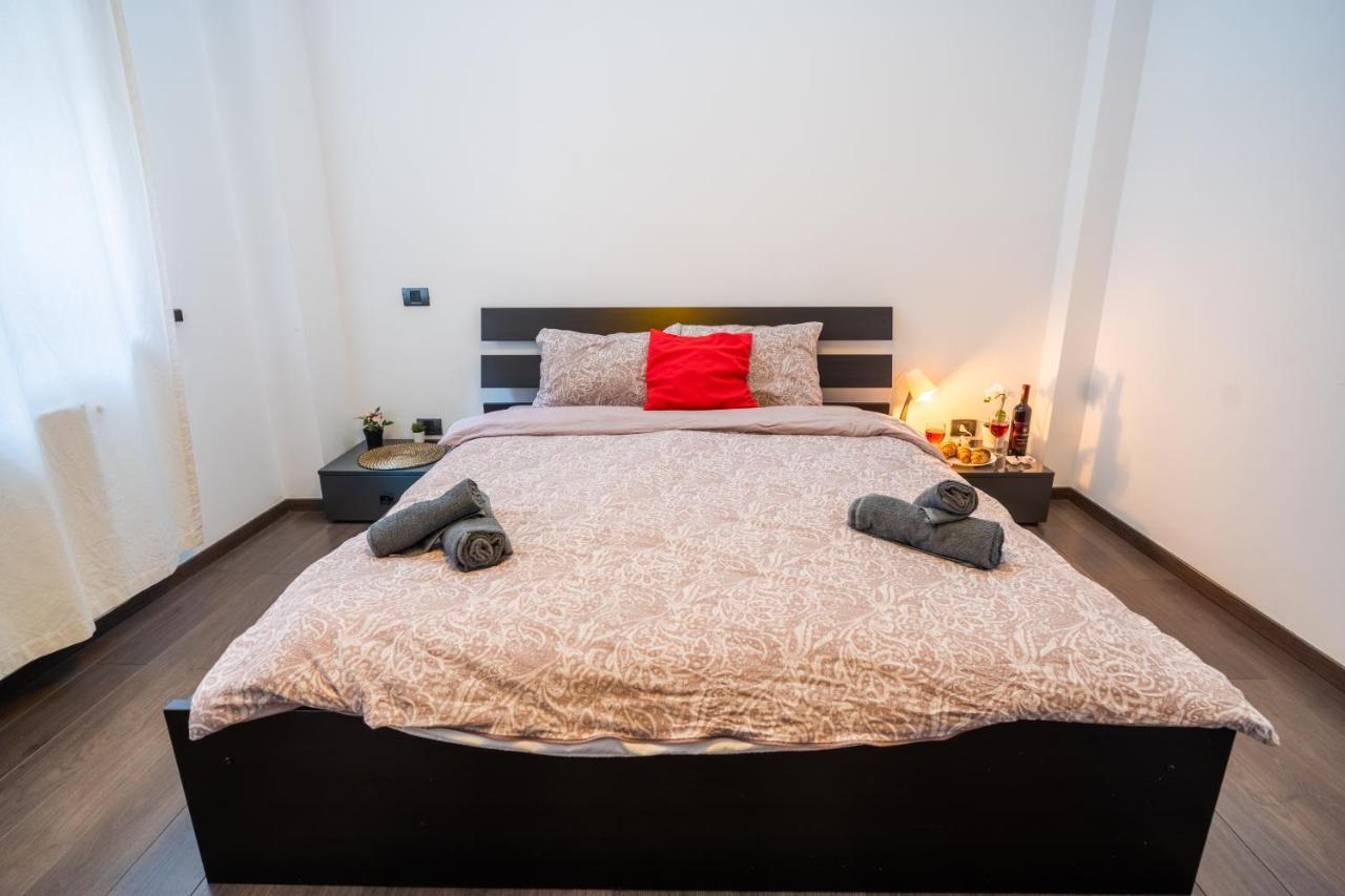 Cozy & Spacious Flat Near Victoriei Square 부쿠레슈티 외부 사진