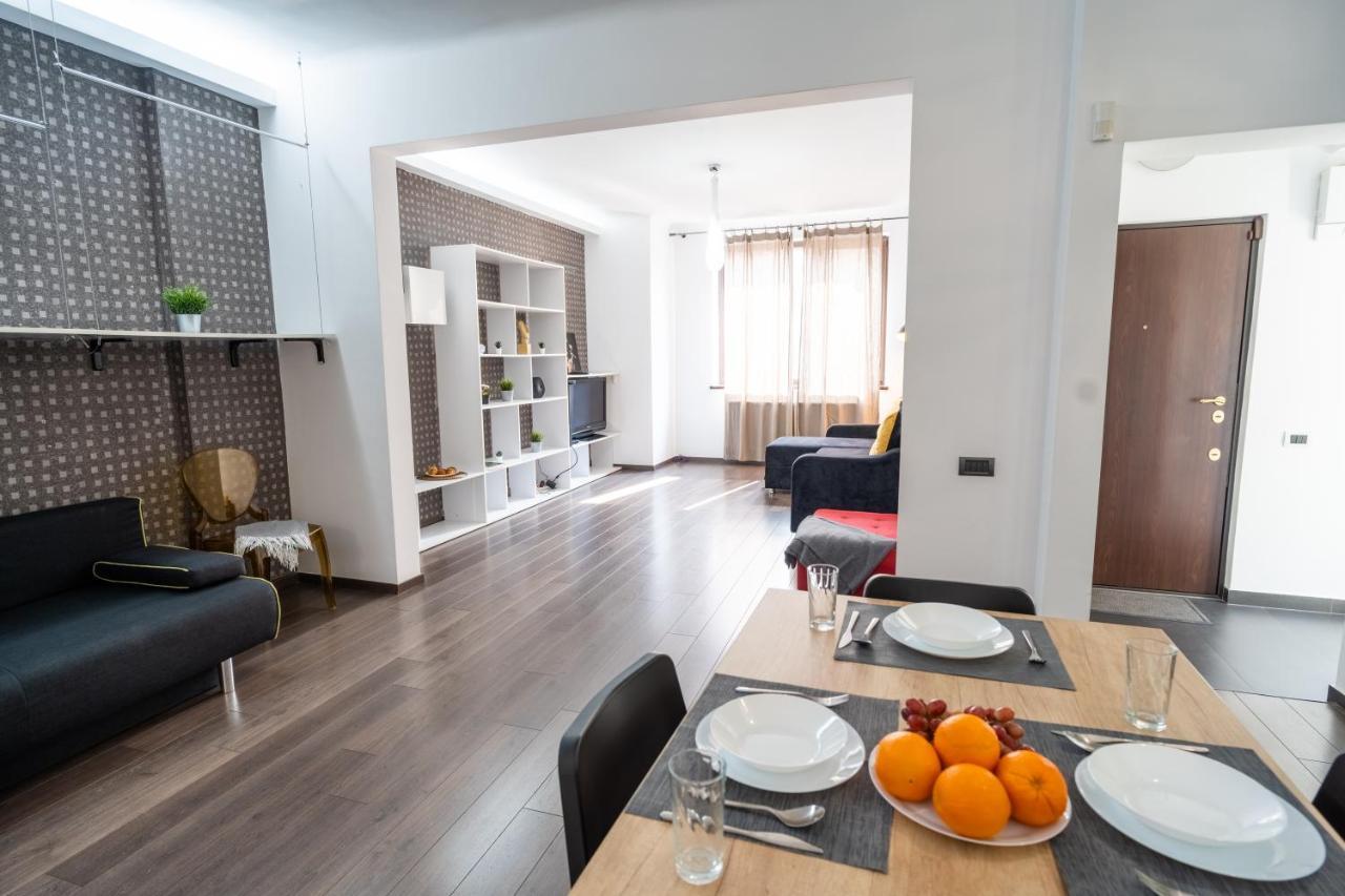 Cozy & Spacious Flat Near Victoriei Square 부쿠레슈티 외부 사진