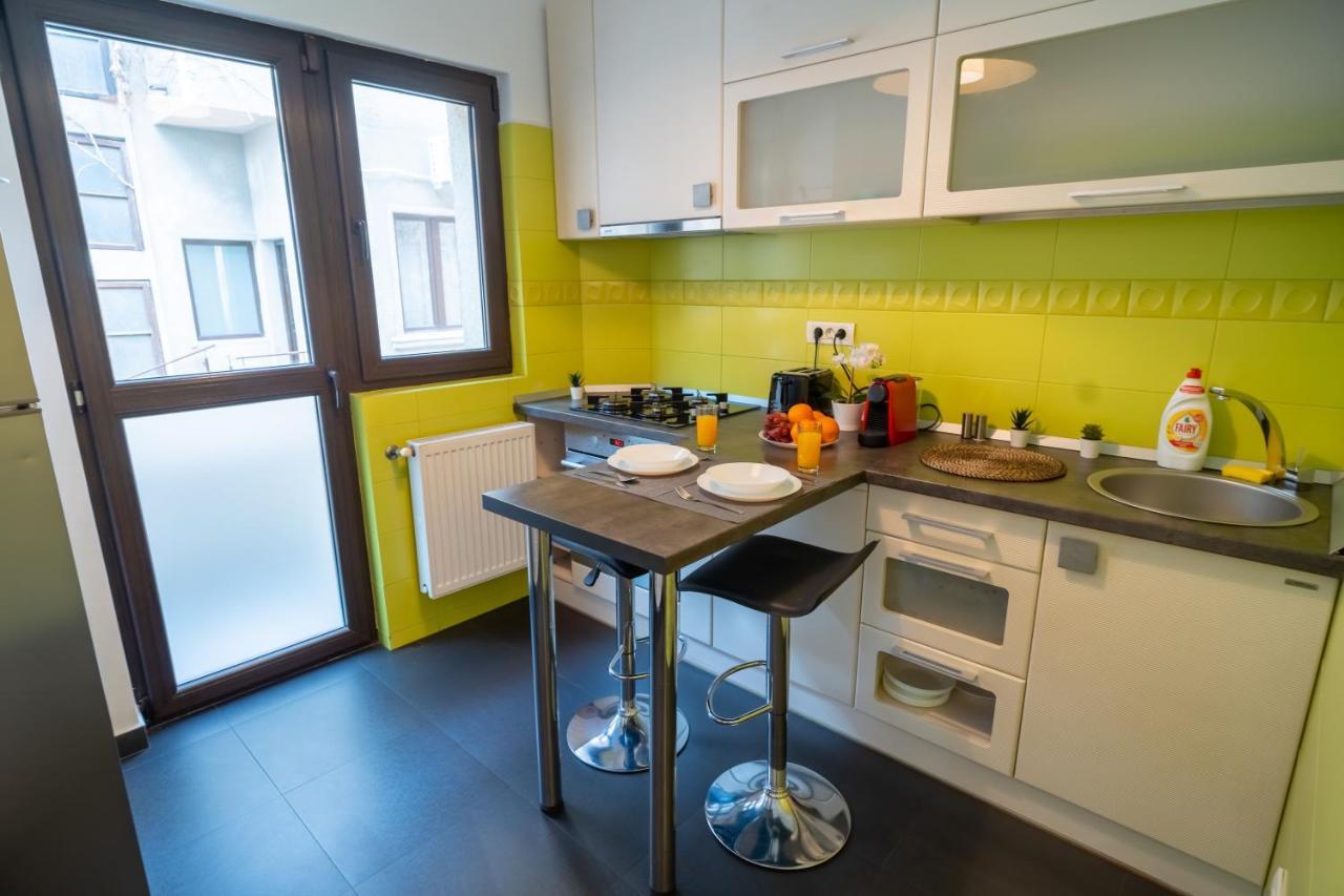 Cozy & Spacious Flat Near Victoriei Square 부쿠레슈티 외부 사진
