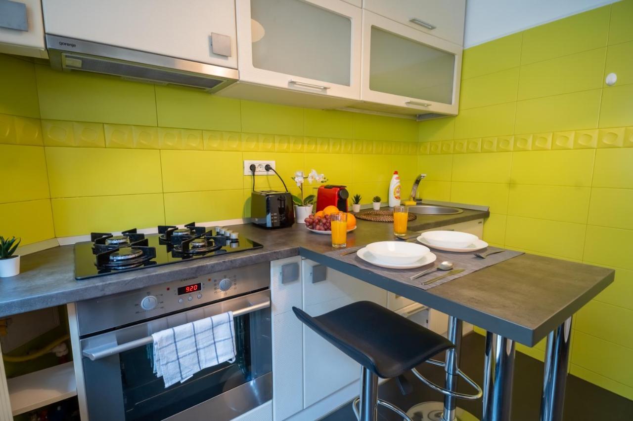 Cozy & Spacious Flat Near Victoriei Square 부쿠레슈티 외부 사진