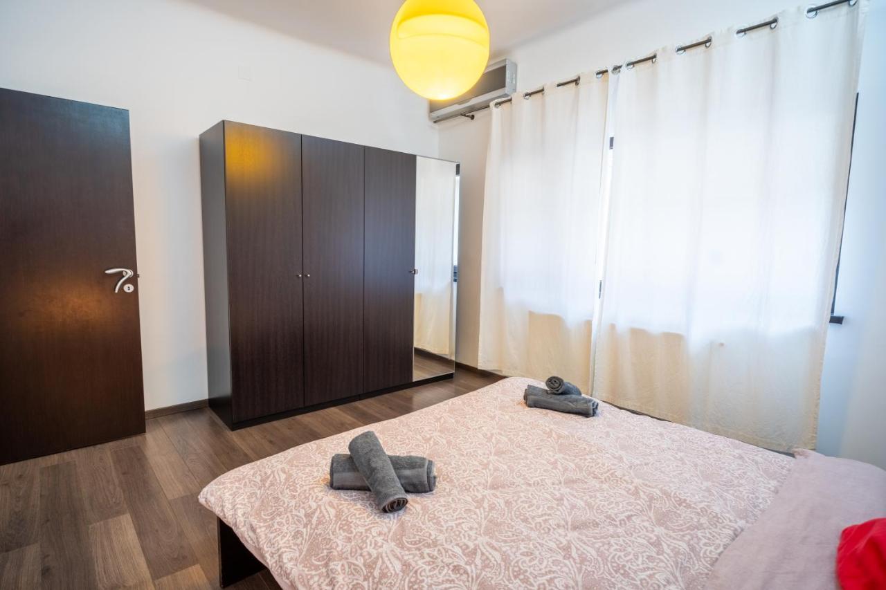 Cozy & Spacious Flat Near Victoriei Square 부쿠레슈티 외부 사진