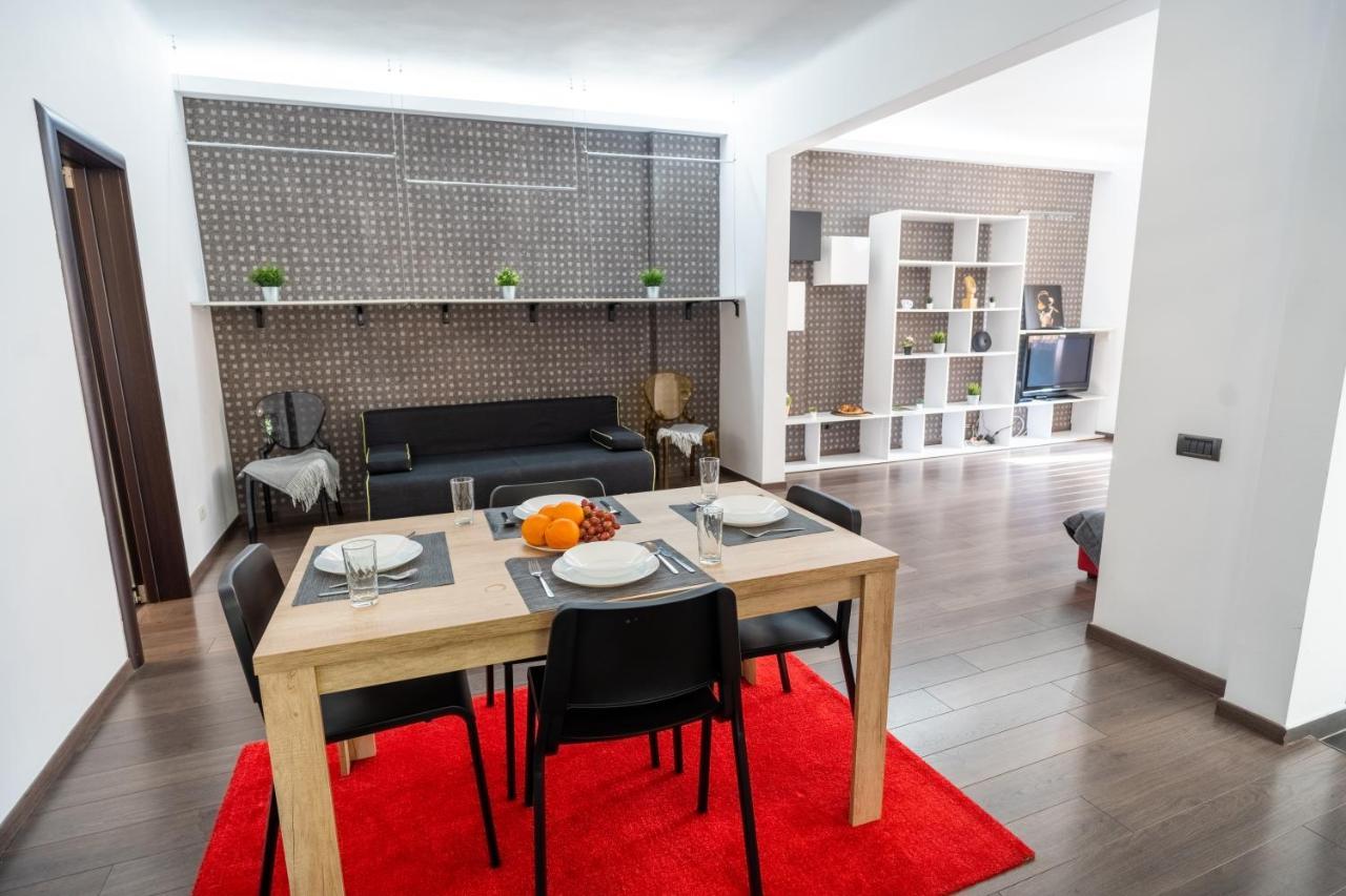Cozy & Spacious Flat Near Victoriei Square 부쿠레슈티 외부 사진