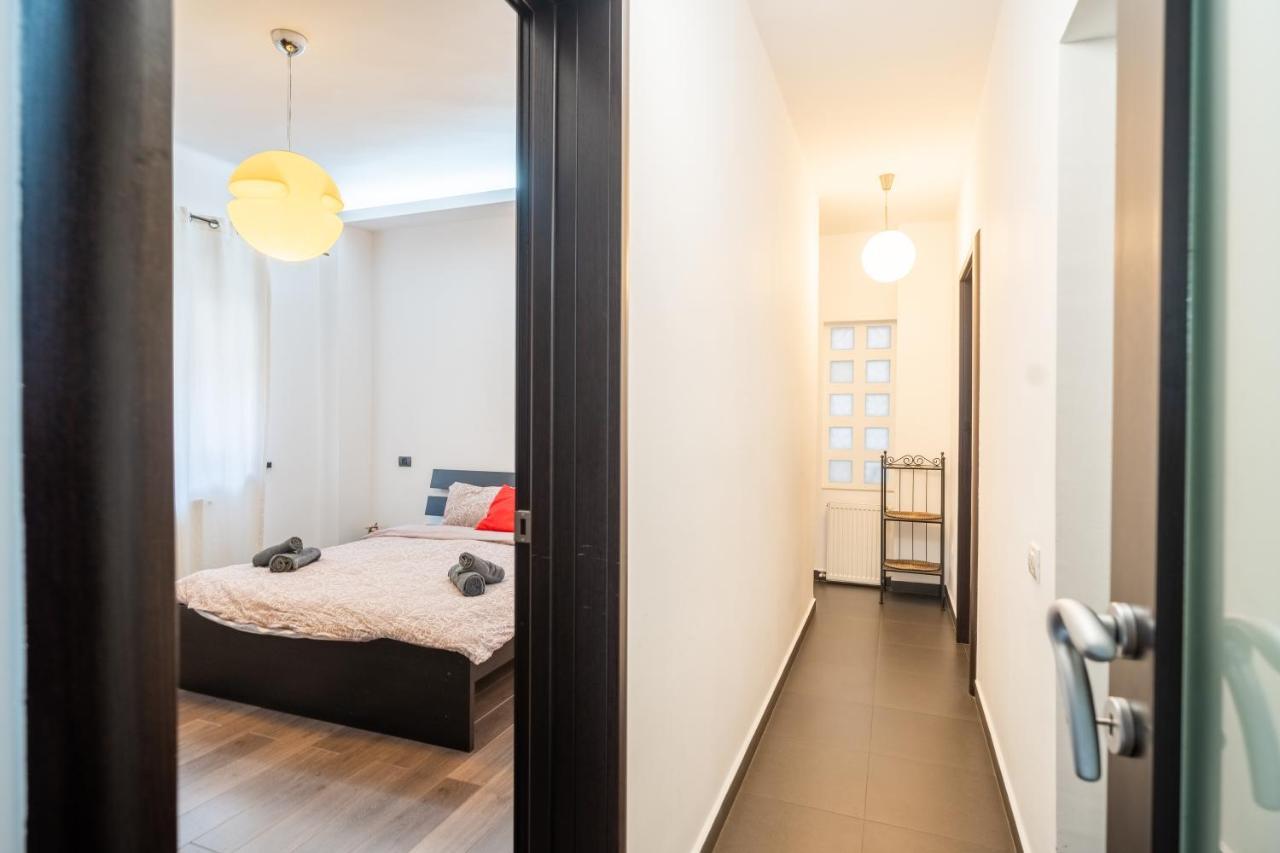 Cozy & Spacious Flat Near Victoriei Square 부쿠레슈티 외부 사진